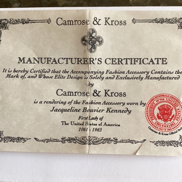 Jacqueline Kennedy Emerald Earrings (Replica) - Picture 5 of 7